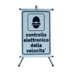 Segnale stradale avvolgibile in tessuto rifrangente